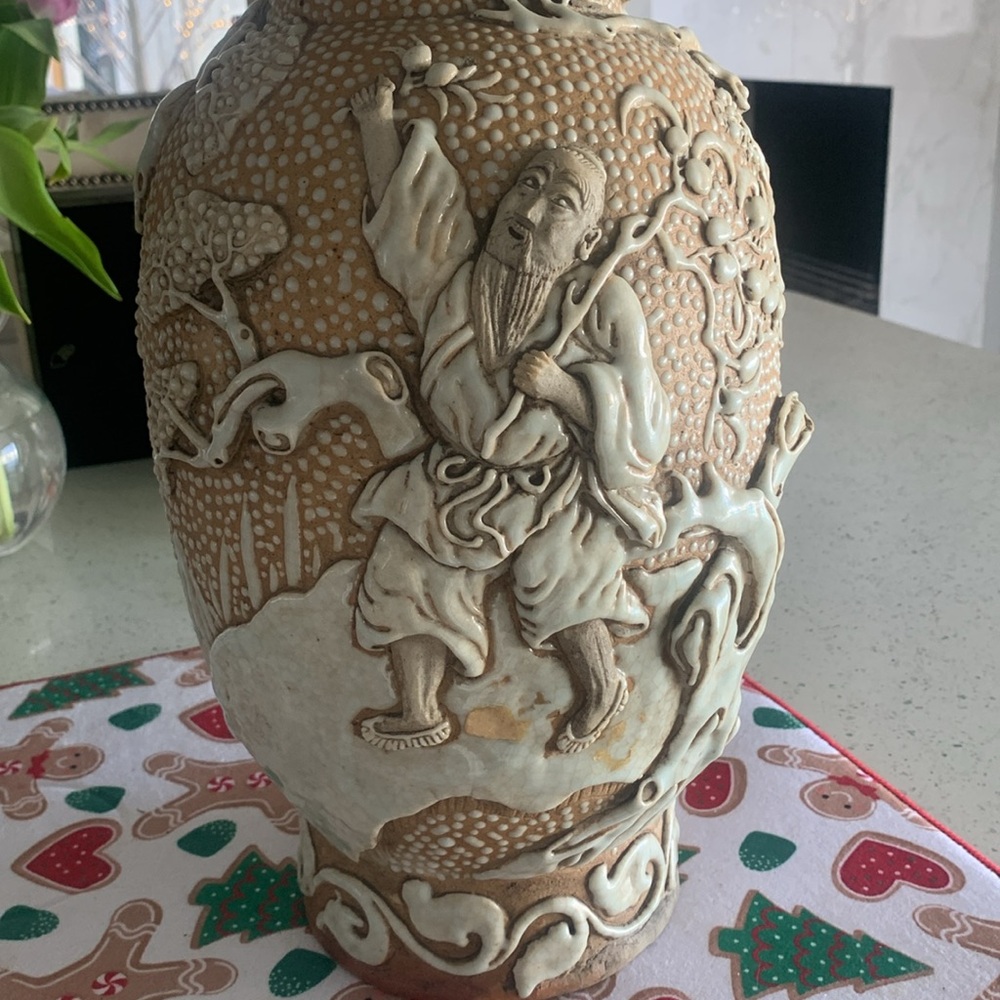 Chinese Art Center Moriage Relief Dragon and Immortality Pine Ceramic Vase - Picture 12 of 15